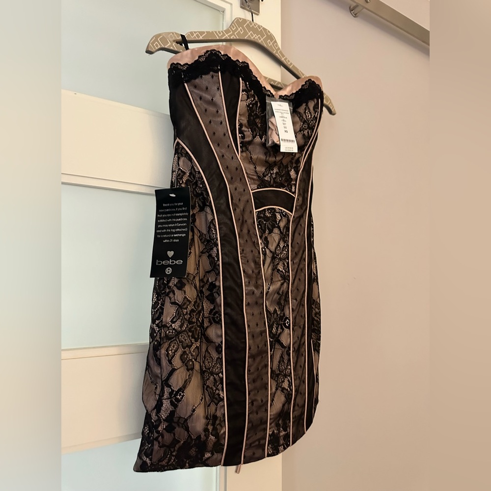 Bebe Summer Romance Coset detail dress
